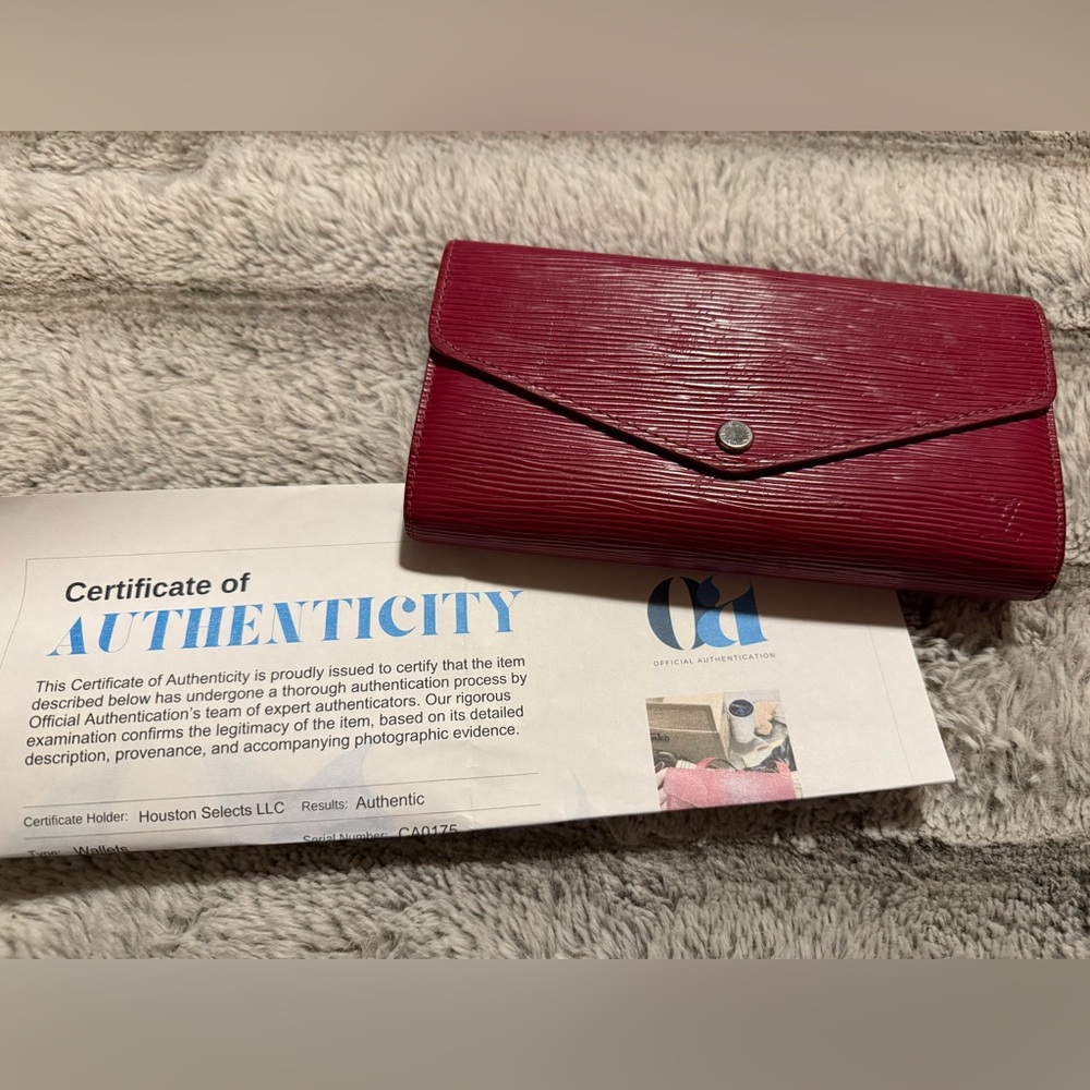 Very Clean Authentic LOUIS VUITTON Burgundy Grenade Epi Emilie Wallet